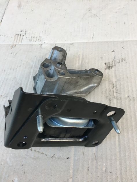 Supporto motore Sinistro / SX Citroen C3 1.1 Benzina 1 serie 08 - Foto 2