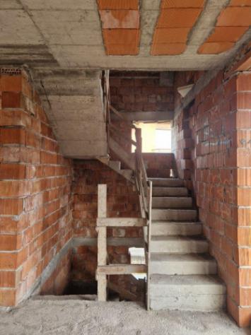 Villa di 320 m² con 5 locali e box auto in vendita a Buguggiate - Foto 6