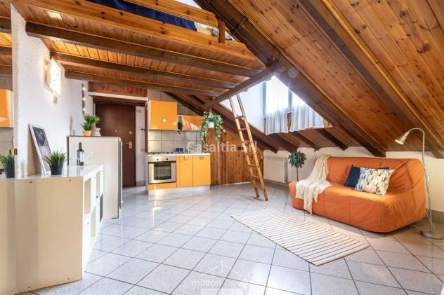Monolocale arredato con soppalco e aria condizionata in affitto a Bovisa
