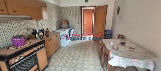 PACECO – Soluzione indipendente con due unità abitative, piano terra, primo e secondo, mq 270 complessivi oltre terrazzo e giardino. Buone condizioni. - Foto 3