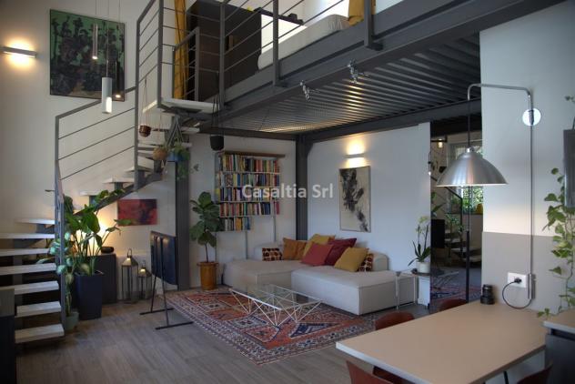Bilocale di 80 mq su due livelli con giardino privato e terrazzo, disponibile da settembre nel quartiere Adriano.