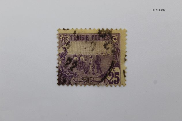 Francobollo Tunisie Postes Francaise primi 900