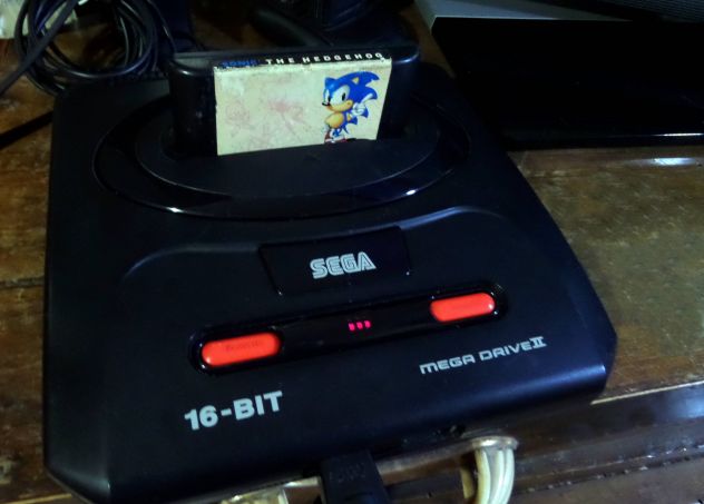 Sega Mega Drive 2 (solo macchina) No cavi, no joypad, FUNZIONANTE - Foto 4