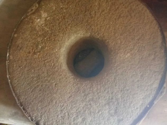 Mulino a mano antico per macinare le cereali - Foto 5