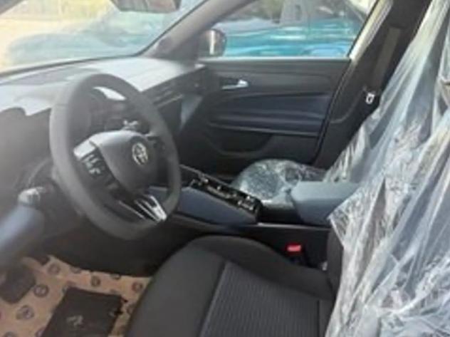 Alfa Romeo Junior Junior 1.2 145 CV Hybrid eDCT6 Q4 - Foto 4