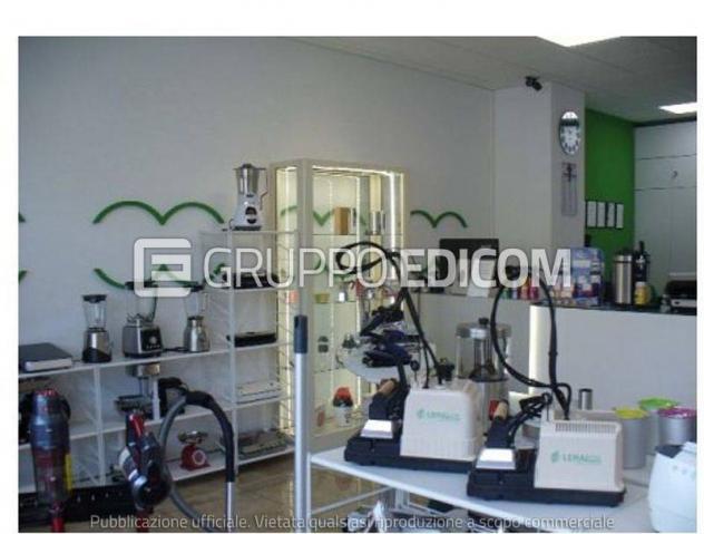 Negozi, botteghe di 177.25 mq  in vendita a Siderno - Rif. 4558748