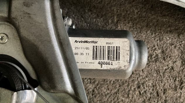 Alzacristallo anteriore DX Renault Clio 3 del 2007 - Foto 5