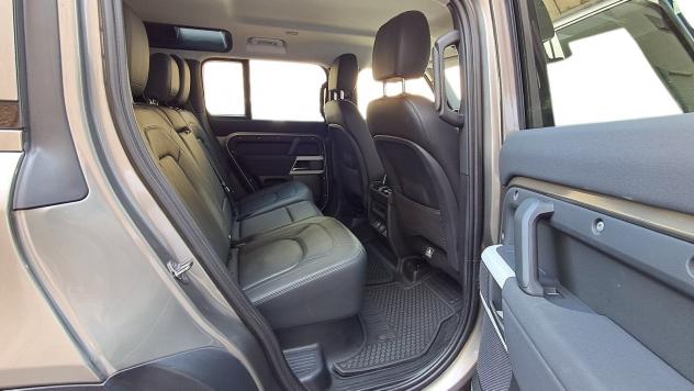 Land Rover Defender 3.0D I6 200 110 SE AWD auto. (Autocarro 5 posti) - Foto 6