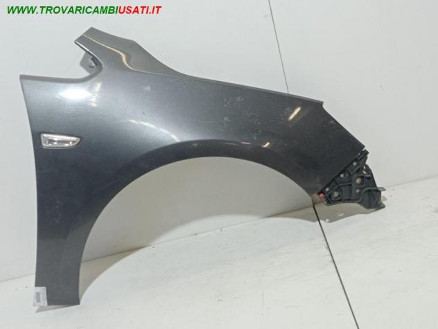 PARAFANGO ANT. DX GRIGIO SCURO MET. 999-U1311172 Carrozzeria  Lamierati esterni  Fiancate  Parafango ant. OPEL - ASTRA J - 01-09-2009, OPEL - ASTRA J