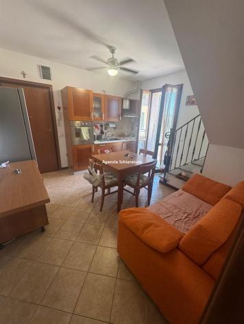 OSTERIA NUOVA VENDESI APPARTAMENTO POSTO AL PIANO SECONDO E TERZO SU PICCOLA PALAZZINA - Foto 3