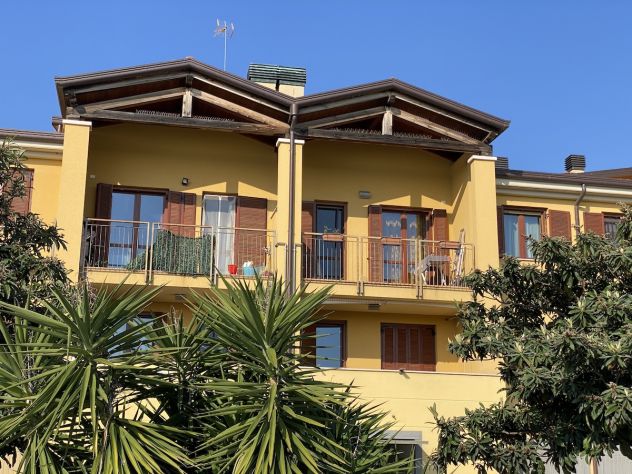 SAN SAVINO - Ampio alloggio con balconi, garage e cantina