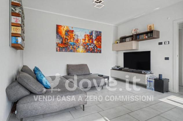 Appartamento di 84 m² con 3 locali e box auto in vendita a Uggiate con Ronago - Foto 2