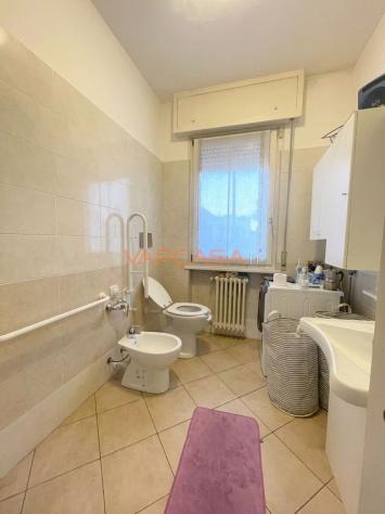BILOCALE CON INGRESSO INDIPENDENTE, BALCONE E BOX - Foto 9
