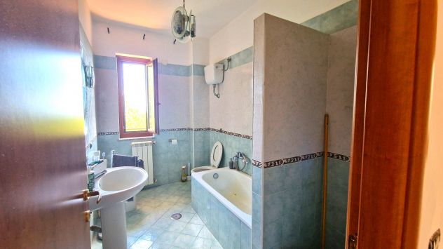 APPARTAMENTO AMPIA METRATURA CON POSSIBILITA' DI GARAGE E DI TERRENO ESCLUSIVI - - Foto 6