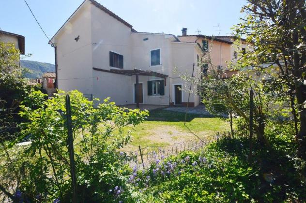 Villa in vendita a Montuolo - Lucca 210 mq Rif: 1406137