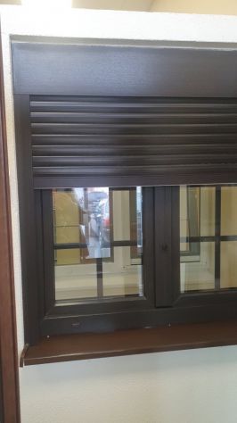 tapparelle coibentate motorizzate e manuali avvolgibili telecomando in alluminio - Foto 3
