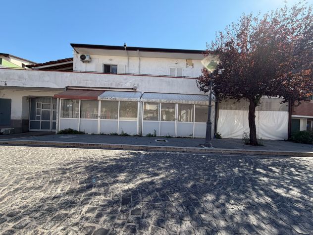 RIF. 560 LOCALE COCMMERCIALE IN AFFITTO CASTEL VOLTURNO