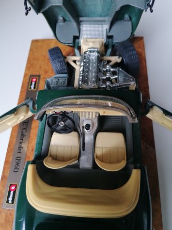 Burago JAGUAR "E" CABRIOLET (1961) verde, modellino statico metallo scala 1:18 - Foto 10