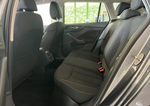 Škoda Kamiq 1.0 TSI 110cv DSG Ambition - Foto 7