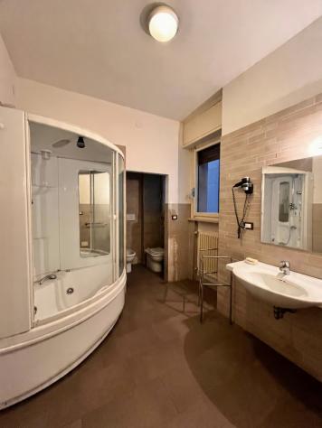 APPARTAMENTO di 4 vani e di 142 mq (BOLOGNA) rif. V04 - Foto 5