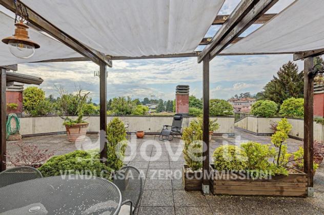 Attico / Mansarda di 180 m² con più di 5 locali e box auto doppio in vendita a Gazzada Schianno - Foto 3