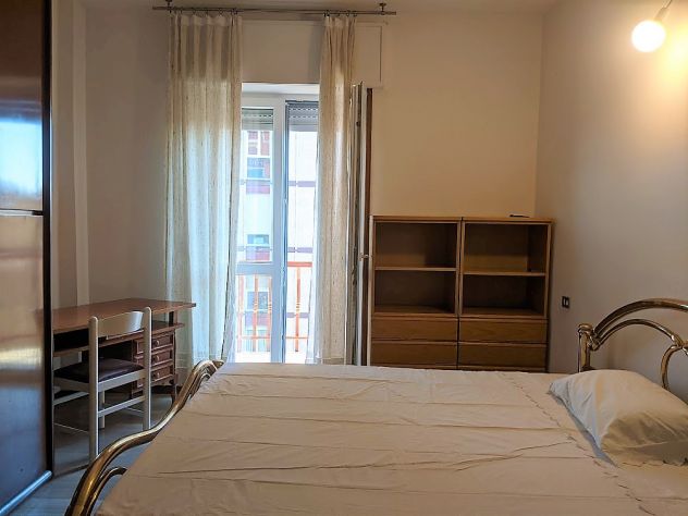 ampia camera singola libera 1 settembre centro seregno