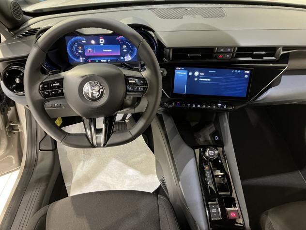 Alfa Romeo Junior Ibrida 1.2 136CV Hybrid eDCT6 ibrida - Foto 8