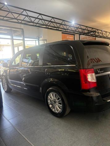 Lancia Voyager 2.8 Turbodiesel Platinum 177 CV - Foto 4