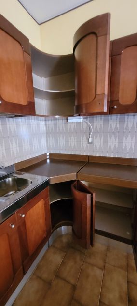 Cucina angolare in legno (330x260) + Lavastoviglie BOSCH + Tavolo e 6 Sedie - Foto 7