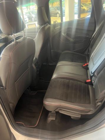 Ford Kuga 1.5 TDCI 120 CV S&S 2WD ST-Line - Foto 8