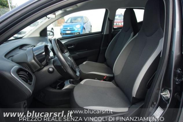 TOYOTA Aygo 1.0 VVT-i x-play rif. 23903361 - Foto 5
