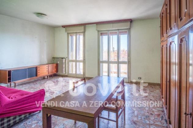 Appartamento di 140 m² con 2 locali e box auto in vendita a Modena