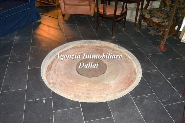 Vicchio - Porzione di colonica con giardino, annesso e posti auto - Foto 4
