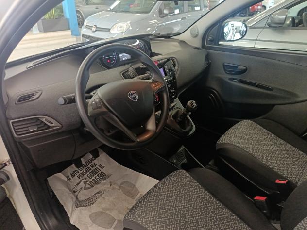 Lancia Ypsilon 1.0 70cv Firefly Hybrid S&S Silver - Foto 10