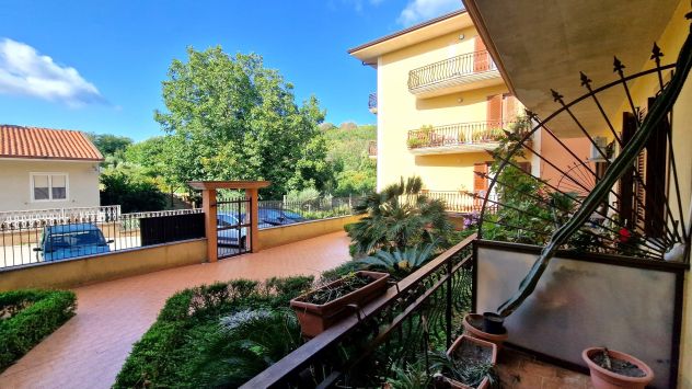 APPARTAMENTO AMPIA METRATURA CON POSSIBILITA' DI GARAGE E DI TERRENO ESCLUSIVI - - Foto 4