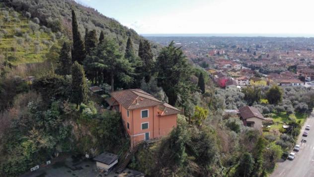 Villa in vendita a Massa 221 mq Rif: 1275424