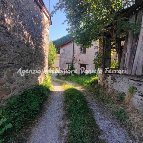 RIF 160 **Maserno di Montese Casa in Sasso Immersa nella Natura del Bosco ** - Foto 9