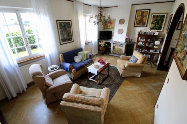 VILLA di 13 vani e di 260 mq (PIETRASANTA) rif. 447/VE - Foto 9