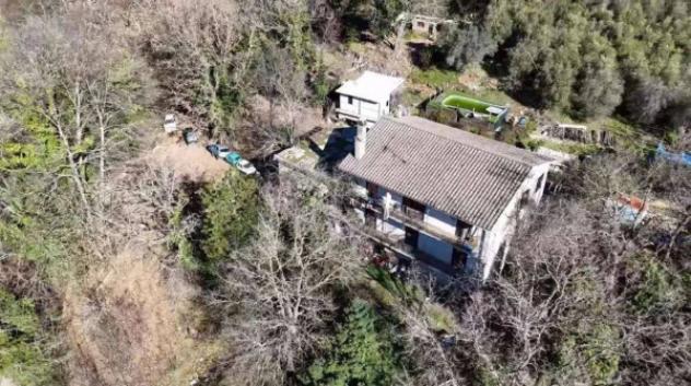 Immobile in asta di 176 m² con più di 5 locali e box auto in vendita a Terni - Foto 4