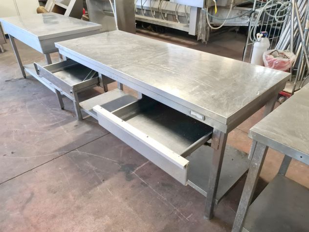 tavolo inox con cassetti e ripiano usato - Foto 4