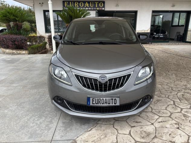 Lancia Ypsilon 1.2 69 CV GPL Alberta Ferretti-2022 - Foto 2