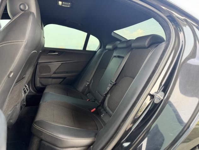 Jaguar XE 2.0 D Turbo R-Sport - Foto 9