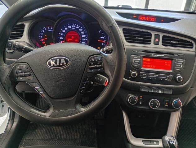 Kia Ceed cee'd 1.4 CRDi SW Active - Foto 6