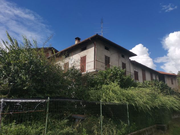 Cocquio Trevisago - casa semindipendente con giardino