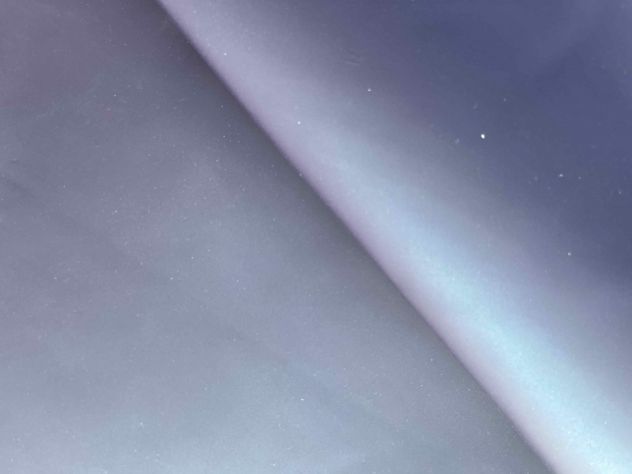 Pelle di vitello bleu oleografica effetto cangiante - Foto 4