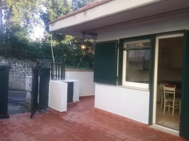ARICCIA BILOCALE ARREDATO CON GIARDINO PRIVATO MATTONATO E POSTO AUTO INTERNO. - Foto 9