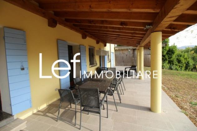 CASALE di 12 vani e di 292 mq (PIEVE DI SOLIGO) rif. AR01_11