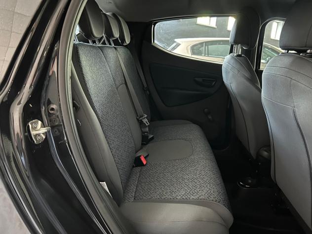 Lancia Ypsilon 1.0 FireFly 70cv Hybrid - Foto 10