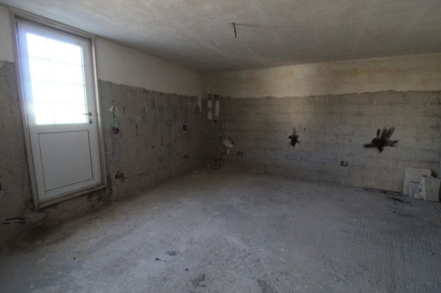 VENDITA APPARTAMENTO CON GARAGE VIA VITO SANTORO VILLA CASTELLI - Foto 8