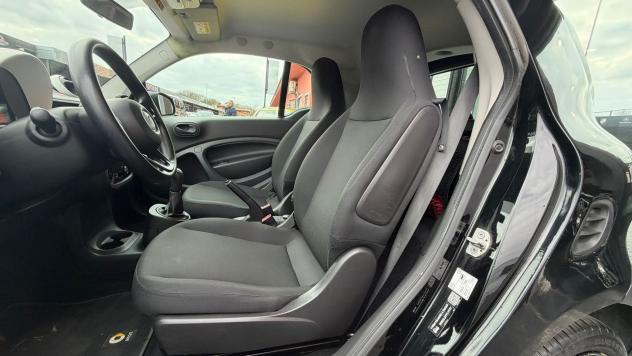 smart fortwo SENSORI DI PARCHEGGIO RATA MENSILE 172,00 EURO 70 1.0 52kW youngster - Foto 6